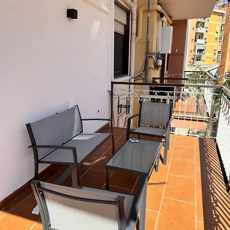 A Casa Di Teo Tra Stazione E Mare Vendégház